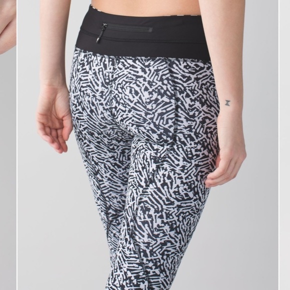 Lululemon Run Inspire Crop Leggings All Full-On Luxtreme Black and White 4 - Picture 2 of 15